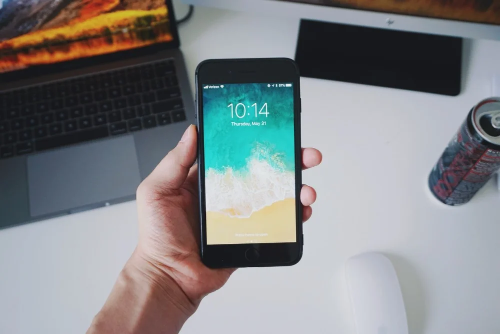 Як почистити динамік на телефоні