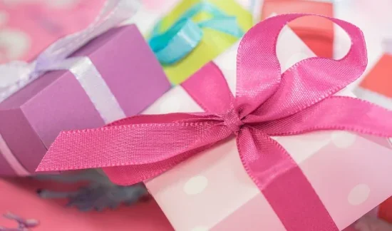 Що подарувати дівчинці: ідеї на будь-який вік
