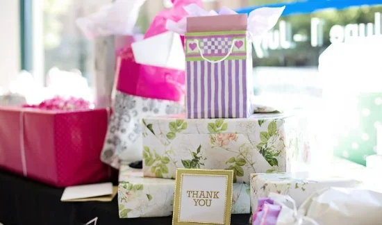 Що подарувати на весілля