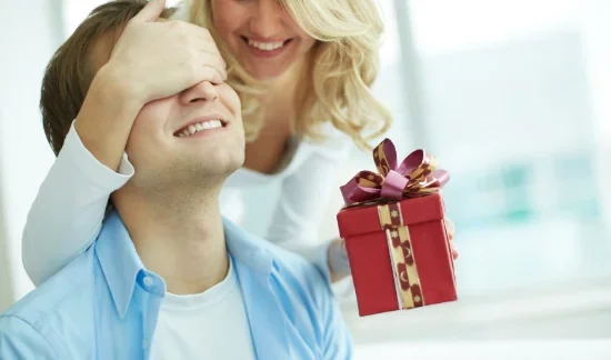 Що подарувати хлопцеві – 60 оригінальних ідей для подарунка